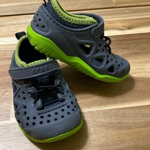 Crocs size 6c Gray with lime green